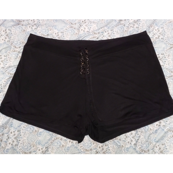 Bluenotes Black shorts - Picture 1 of 4